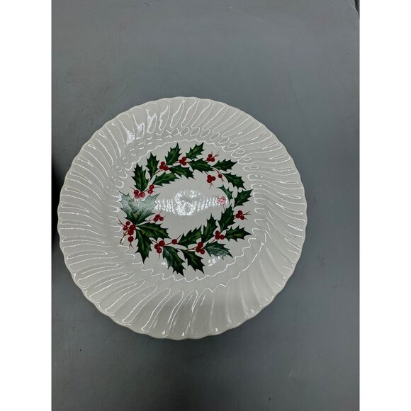 Set Of 2 Christmas Holiday Nouveau Holly Wreath dinner Plates 10" Porcelain READ - Picture 2 of 7